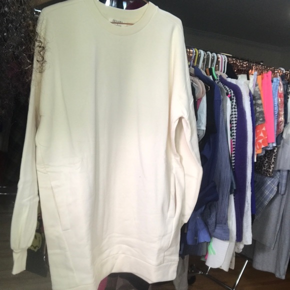 Oversized Sweatshirt In Cream Crew Neck - Picture 5 of 6